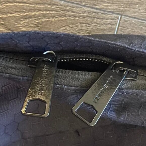 Carhartt WIP Leon Backpack Black  Streetwear Casual Everyday Bag preowned - Picture 5 of 13